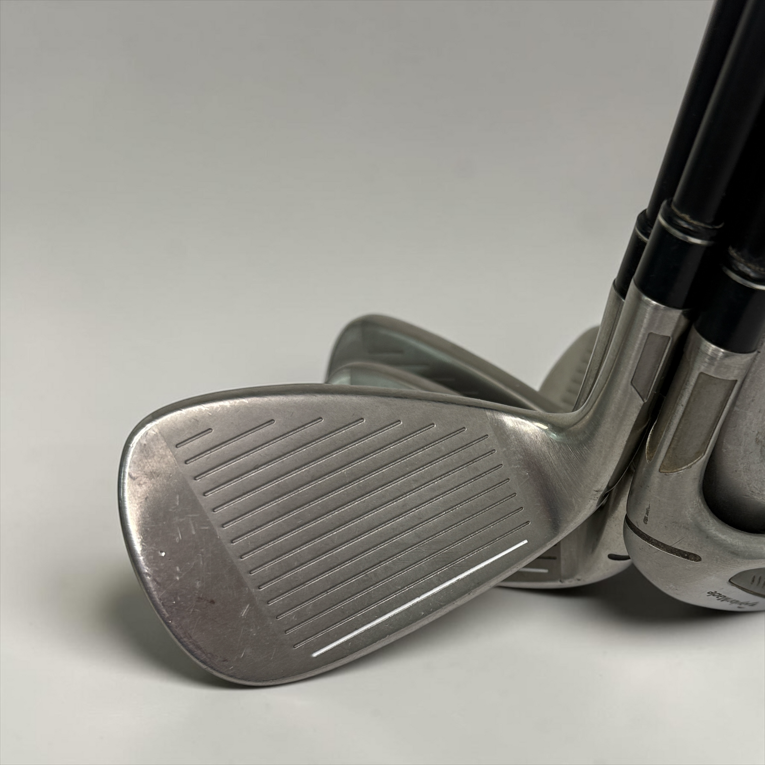 Taylormade Sim2 Iron set (L-5 Iron) with KBS Max Graphite iron 65