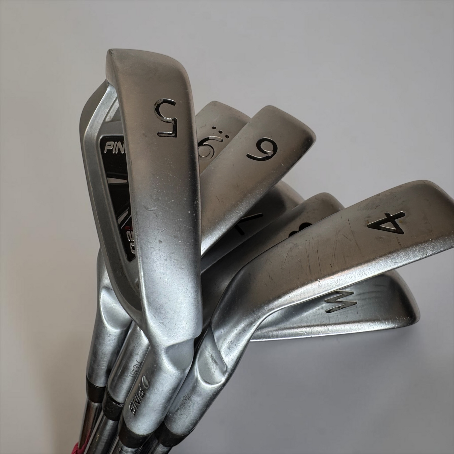 Pre-Owned Ping i20 White Dot Iron Set 4-PW with CFS Regular Shafts