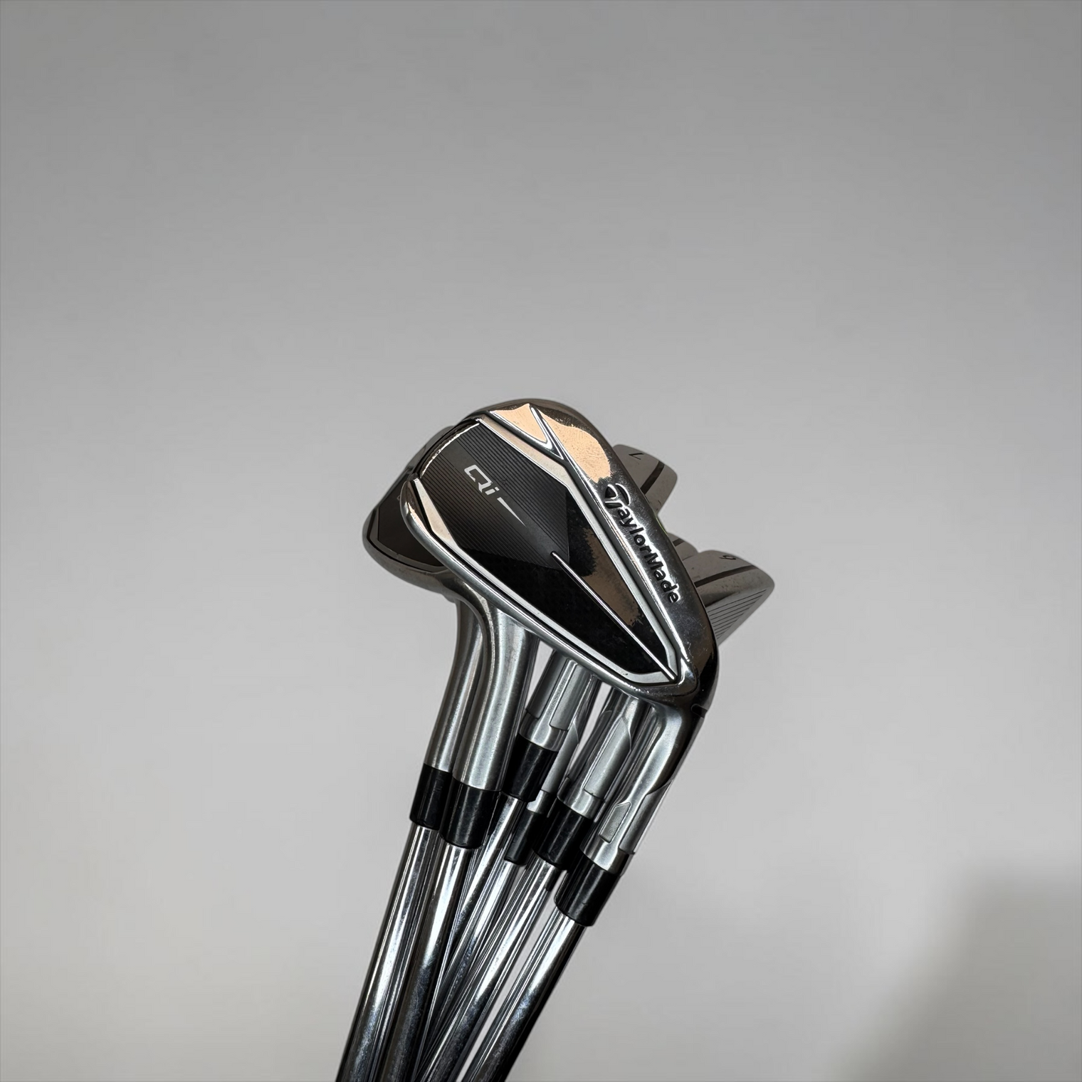 Pre-Owned TaylorMade Qi Iron Set 5-PW Regular Flex